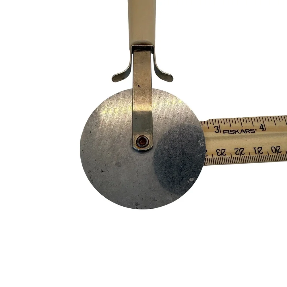 VTG EKCO Pizza Cutter Wheel Slicer Almond Cream Handle Stainless Steel Retro USA